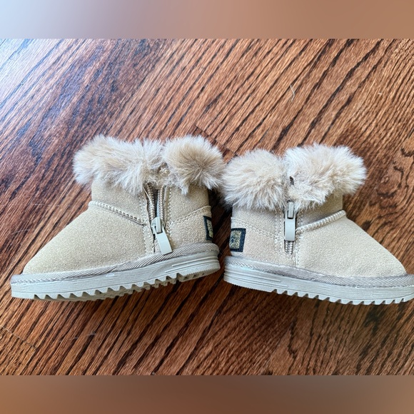 Cozy Tan / Brown Kids Boots with Faux Fur - Size 5/6t - see notes! - Picture 6 of 9